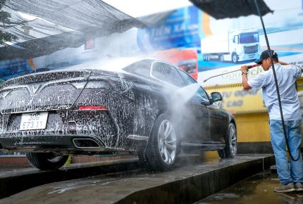 Find Car Washes Center with Free Car Vacuum Near Me